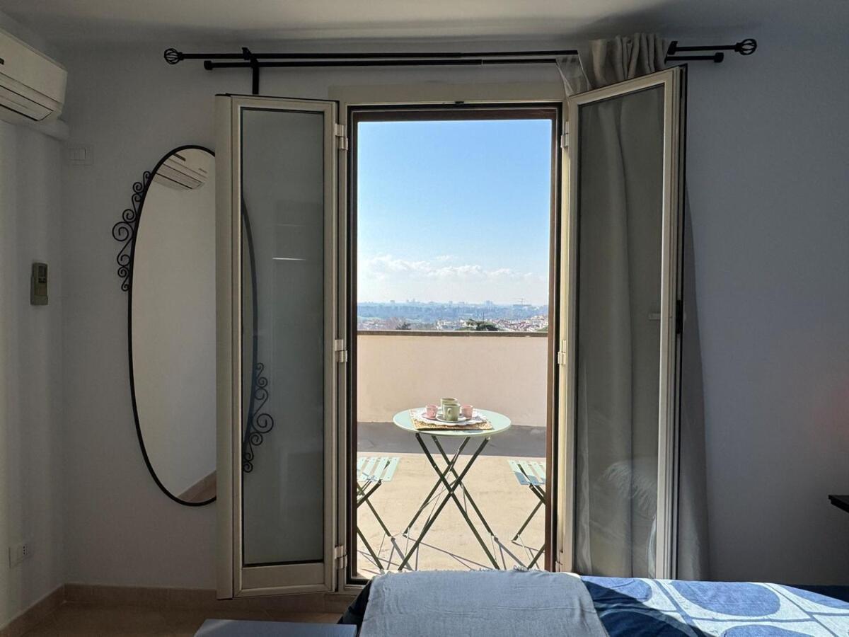 Rooftop Via Appia Nuova, Roma Екстериор снимка